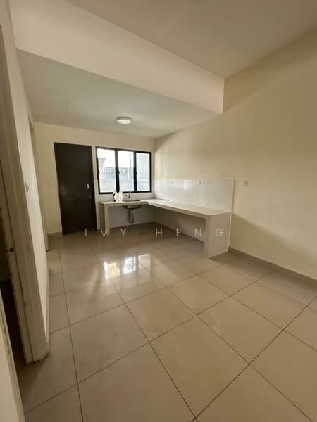 3-storey Terraced House for Sale in Rawang (Selangor) - Ivy Heng - Kitchen - PropertyGuru.com.my