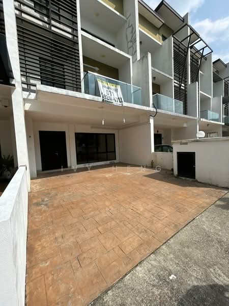 3-storey Terraced House for Sale in Rawang (Selangor) - Ivy Heng - Exterior - PropertyGuru.com.my