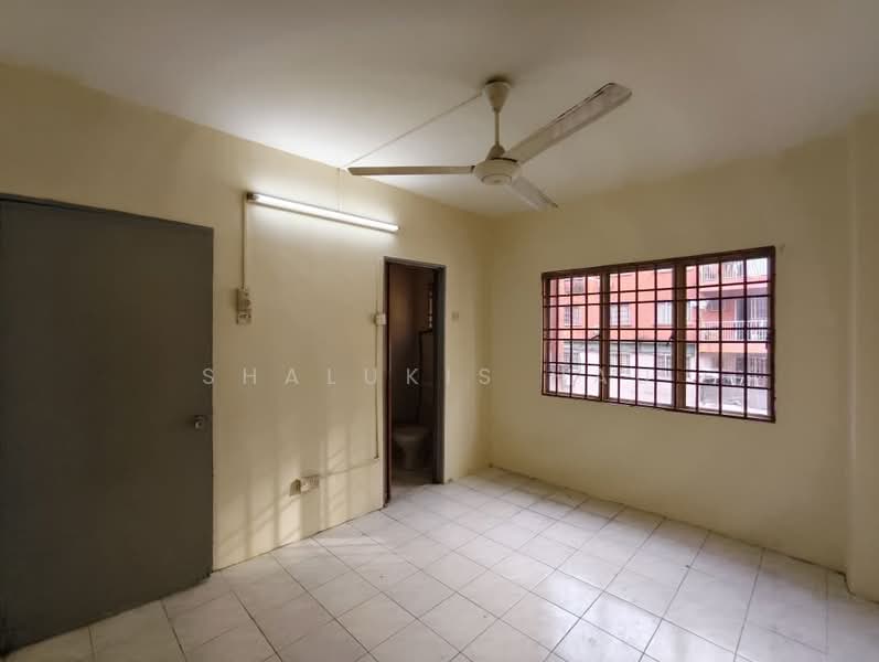 Pangsapuri untuk Disewa di Golden Villa - Shalukis Hau - Interior - PropertyGuru.com.my