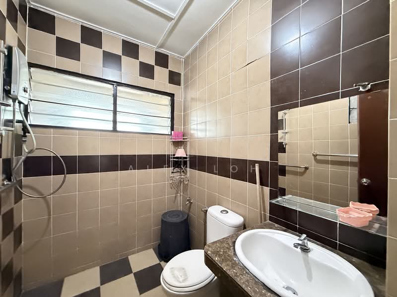 2-storey Terraced House for Sale in Taman Desa (Kuala Lumpur) - Alex Loh - Bathroom - PropertyGuru.com.my