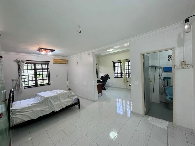 2-storey Terraced House for Sale in Taman Sri Putri (Skudai) - Pierre Chin - Bedroom - PropertyGuru.com.my