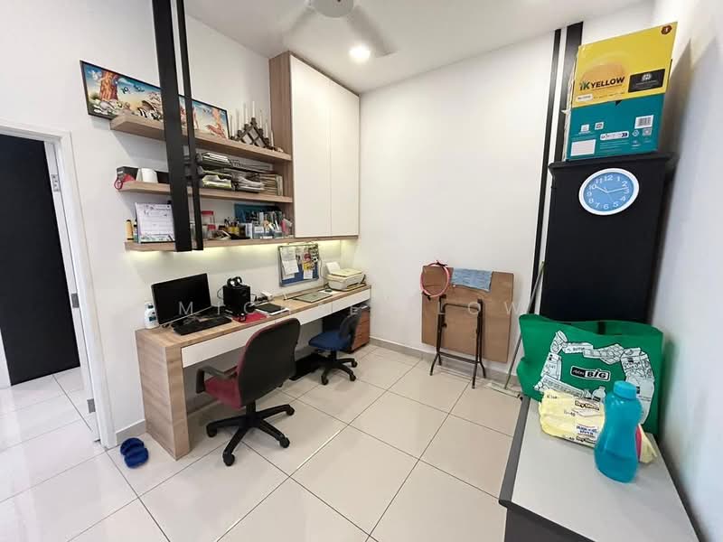 2-storey Terraced House for Sale in Taman Austin Duta (Tebrau) - Michael Low - Study - PropertyGuru.com.my