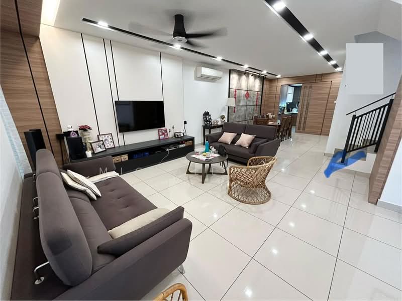 2-storey Terraced House for Sale in Taman Austin Duta (Tebrau) - Michael Low - Living Room - PropertyGuru.com.my