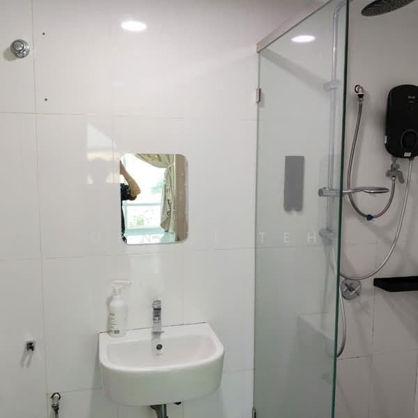 Servis Apartment untuk Disewa di Maritime Suite - Denise Teh - Bathroom - PropertyGuru.com.my
