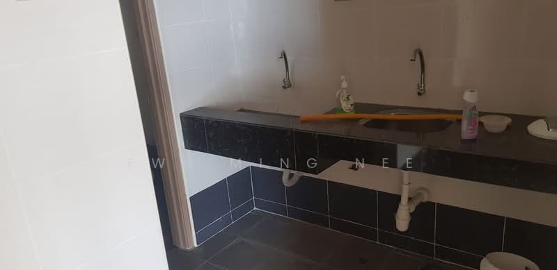 Semi-D Factory for Rent in Hi-Tech Industrial Park (Semenyih) - Fwu Ming Nee - Bathroom - PropertyGuru.com.my