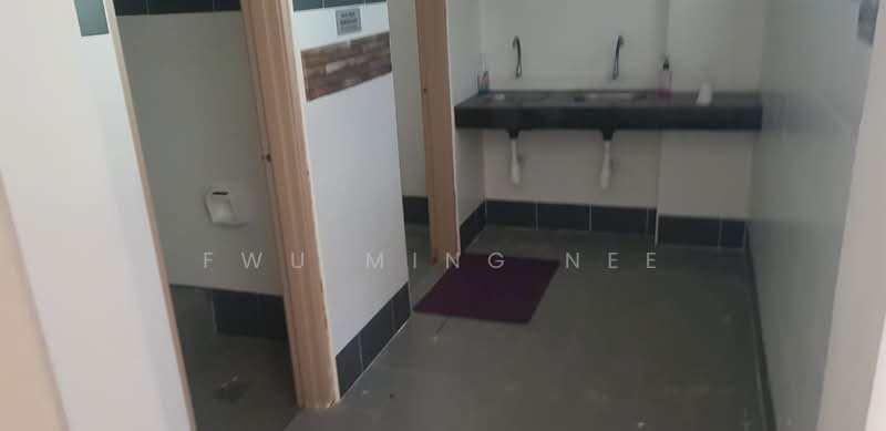 Semi-D Factory for Rent in Hi-Tech Industrial Park (Semenyih) - Fwu Ming Nee - Bathroom - PropertyGuru.com.my