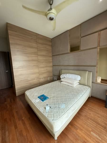 Servis Apartment untuk Disewa di Crescent Bay Suites (Teluk Bayu) - Jayden Neo - Bedroom - PropertyGuru.com.my