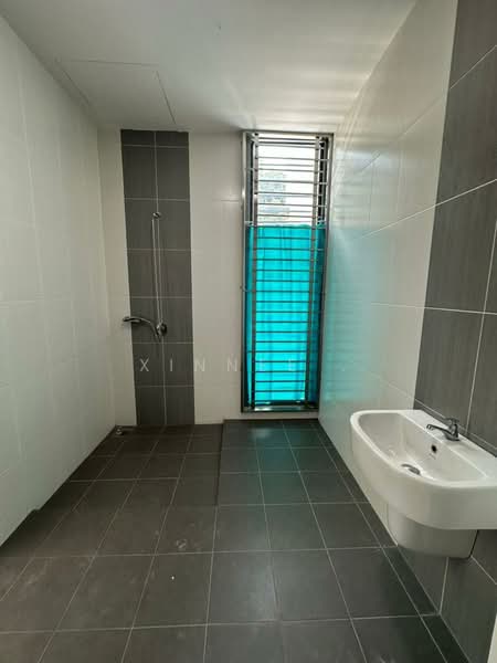 Rumah Teres 3 Tingkat untuk Disewa di Taman Sungai Ara (Sungai Ara) - Xinnee . - Bathroom - PropertyGuru.com.my