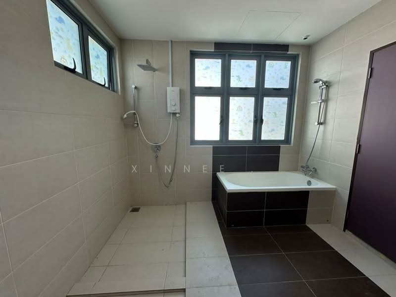 Rumah Teres 3 Tingkat untuk Disewa di Taman Sungai Ara (Sungai Ara) - Xinnee . - Bathroom - PropertyGuru.com.my