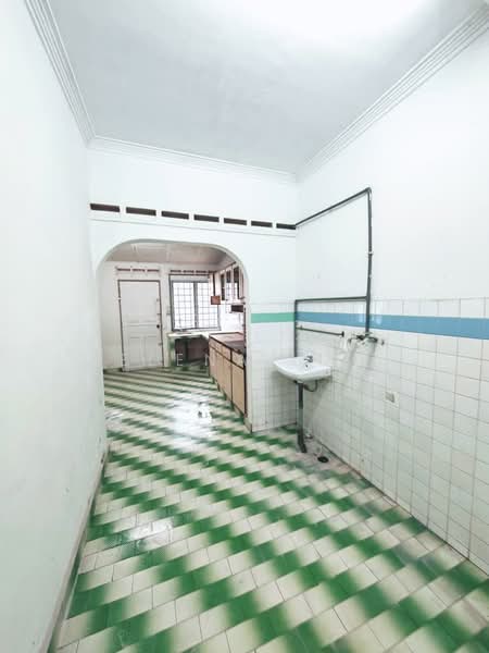 Rumah Teres 2 Tingkat untuk Disewa di Johor Bahru (Johor) - Elena Lim - Kitchen - PropertyGuru.com.my