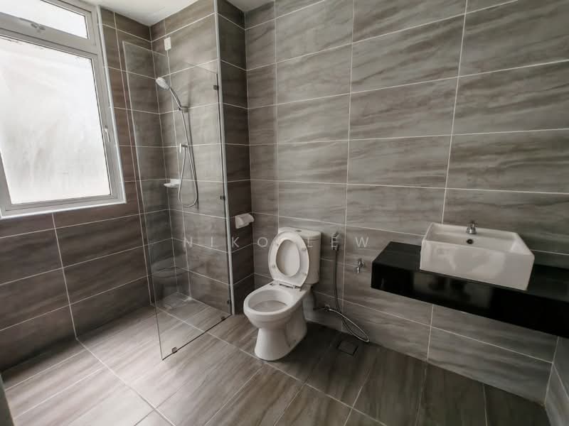 Servis Apartment untuk Dijual di KSL Residence @ Daya - Niko Lew - Bathroom - PropertyGuru.com.my
