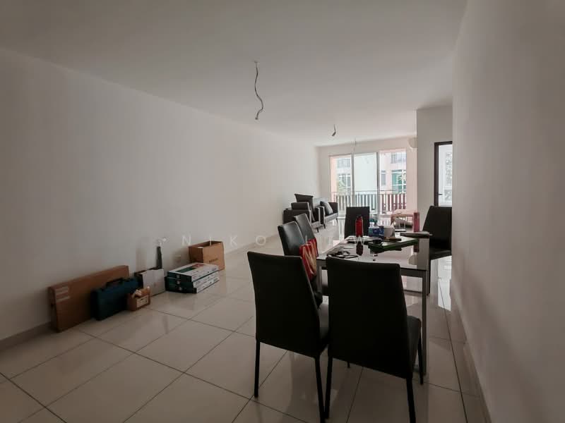 Servis Apartment untuk Dijual di KSL Residence @ Daya - Niko Lew - Living Room - PropertyGuru.com.my