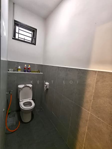 Kedai / Pejabat untuk Disewa di Eco Business Park 1 (Johor Bahru) - Kent Loi - Bathroom - PropertyGuru.com.my