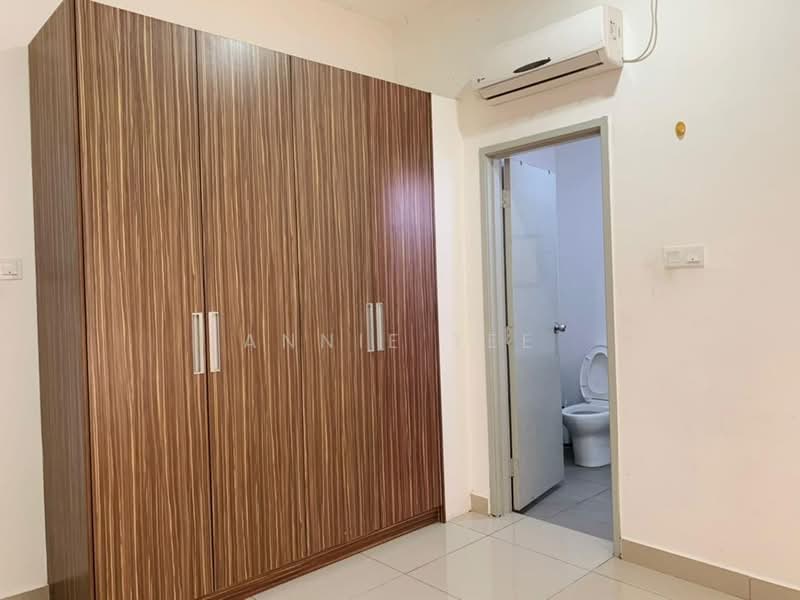 Service Residence for Sale at Seasons Amara Larkin - Annie Tee - Bathroom - PropertyGuru.com.my