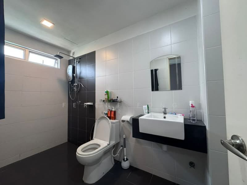 Apartment for Sale at Idaman Residence - Ferene Fong - Bathroom - PropertyGuru.com.my