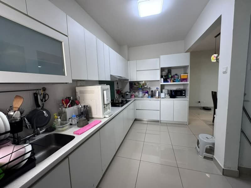Apartment for Sale at Idaman Residence - Ferene Fong - Kitchen - PropertyGuru.com.my