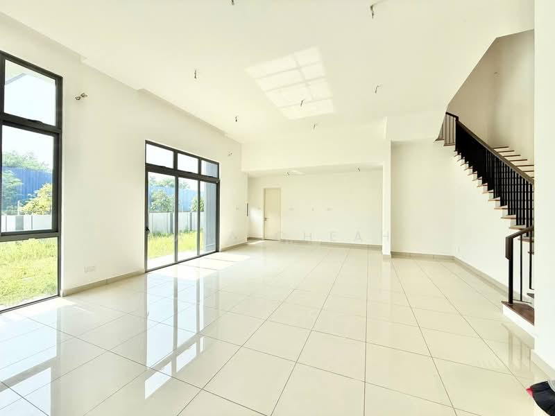 Semi-Detached House for Sale in Kota Kemuning (Shah Alam) - Nana Cheah - Living Room - PropertyGuru.com.my