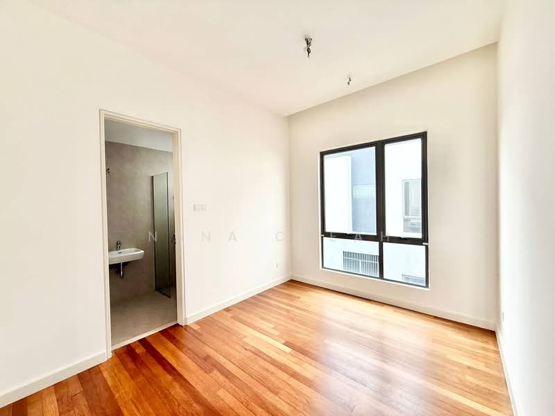 Semi-Detached House for Sale in Kota Kemuning (Shah Alam) - Nana Cheah - Bedroom - PropertyGuru.com.my