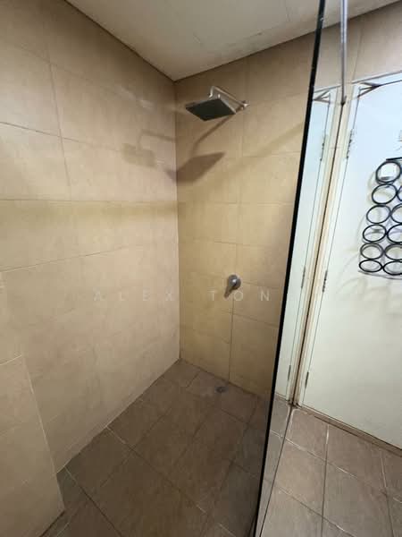 Servis Apartment untuk Disewa di Radia Residences - Alex Tong - Bathroom - PropertyGuru.com.my