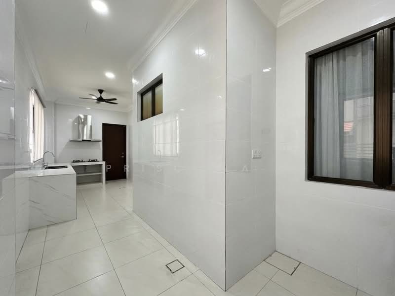 2-storey Terraced House for Sale in Alam Impian (Shah Alam) - Priscilla . - Kitchen - PropertyGuru.com.my
