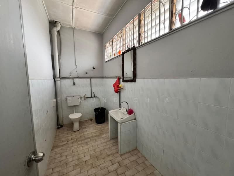 Rumah Berkembar untuk Dijual di Johor Bahru (Johor) - Edmund Chia - Bathroom - PropertyGuru.com.my
