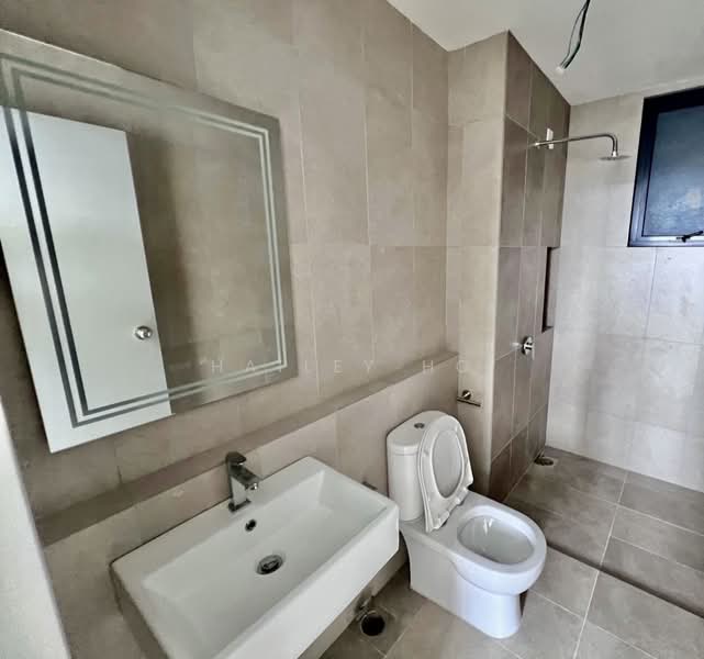 Servis Apartment untuk Dijual di D'Sini Residences - Hailey Ho - Bathroom - PropertyGuru.com.my