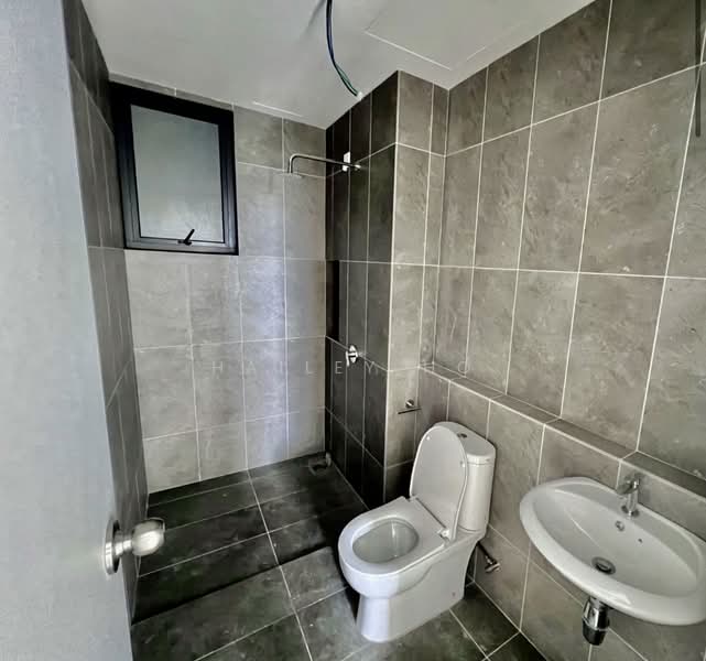 Servis Apartment untuk Dijual di D'Sini Residences - Hailey Ho - Bathroom - PropertyGuru.com.my
