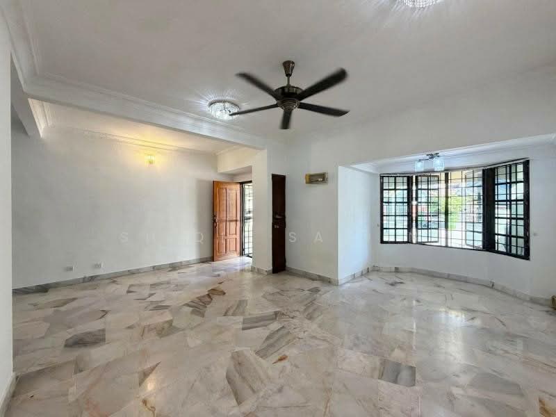 Rumah Teres 2 Tingkat untuk Dijual di Taman Wangsa Melawati (Setapak) - Shiqin Saidin - Living Room - PropertyGuru.com.my