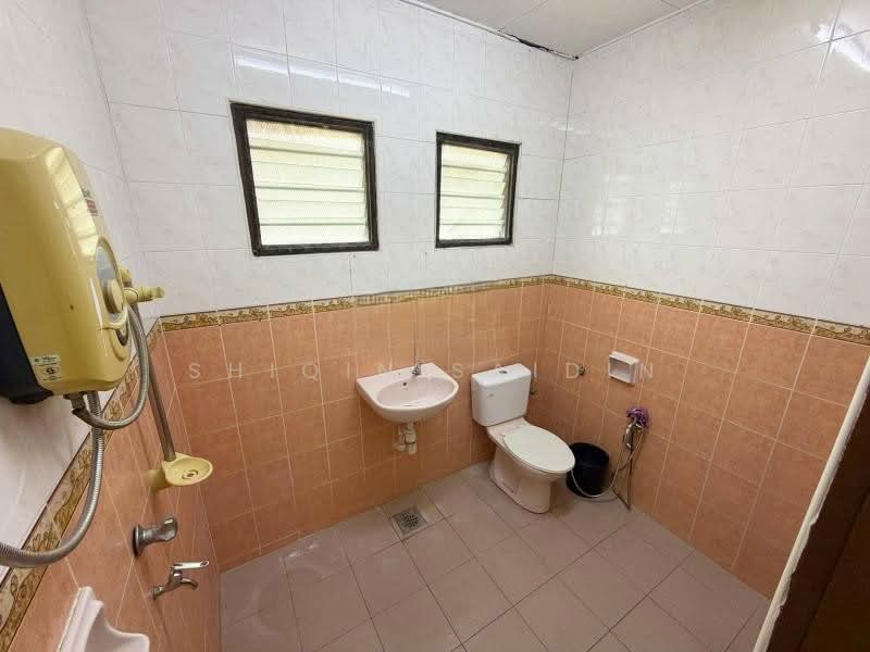 Rumah Teres 2 Tingkat untuk Dijual di Taman Wangsa Melawati (Setapak) - Shiqin Saidin - Bathroom - PropertyGuru.com.my