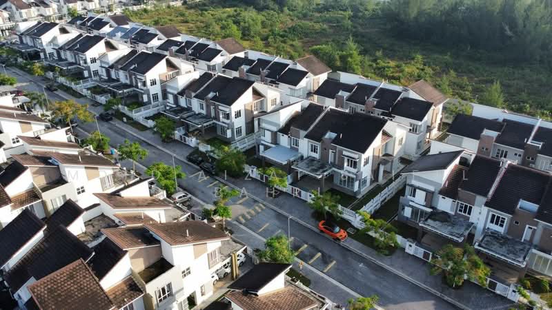 Semi-Detached House for Sale in D'Kayangan (Shah Alam) - Mohd Aizat Saiful Bahri - Exterior - PropertyGuru.com.my