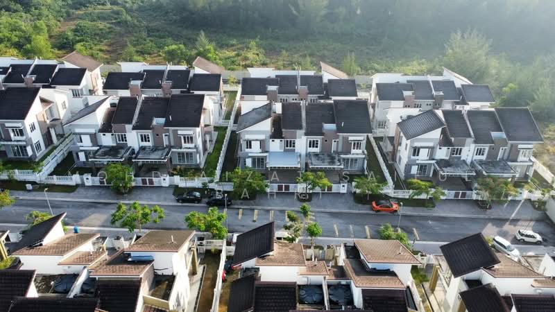 Semi-Detached House for Sale in D'Kayangan (Shah Alam) - Mohd Aizat Saiful Bahri - Exterior - PropertyGuru.com.my