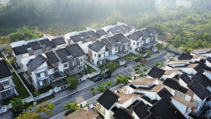 Semi-Detached House for Sale in D'Kayangan (Shah Alam) - Mohd Aizat Saiful Bahri - Exterior - PropertyGuru.com.my