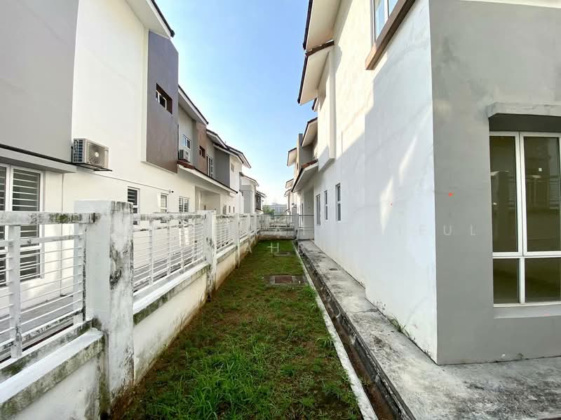 Semi-Detached House for Sale in D'Kayangan (Shah Alam) - Mohd Aizat Saiful Bahri - Exterior - PropertyGuru.com.my