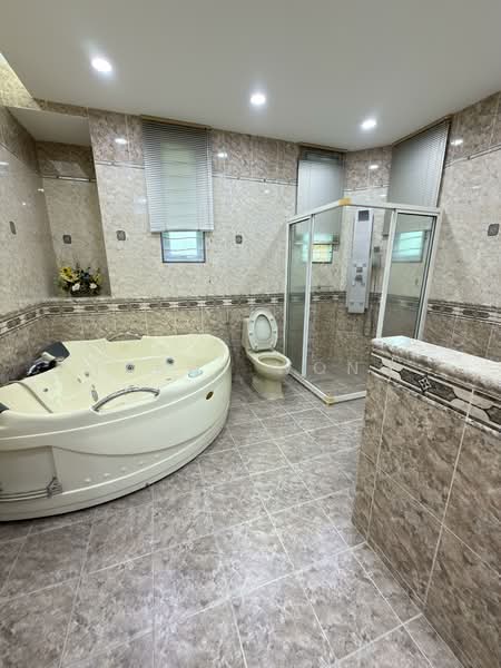 Rumah Banglo untuk Dijual di Batu Ferringhi (Penang) - Fanny Wong - Bathroom - PropertyGuru.com.my