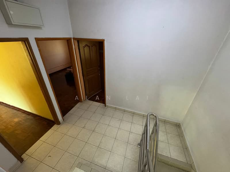 2.5-storey Terraced House for Sale in Bandar Baru Sri Petaling (Sri Petaling) - Alan Lai - Entrance - PropertyGuru.com.my