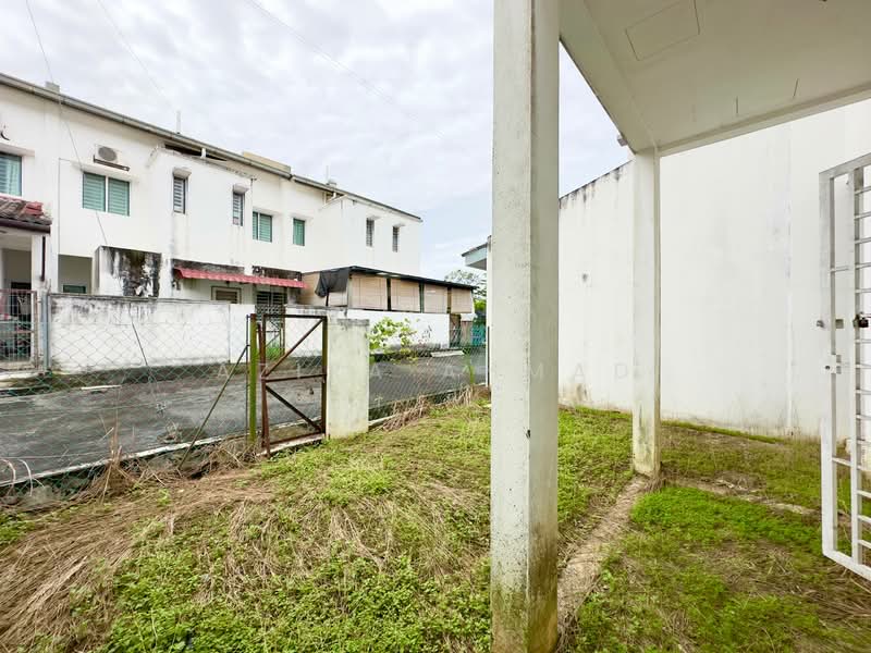 Rumah Teres 2 Tingkat untuk Dijual di Nilai Impian (Nilai) - Azira Ahmad - Exterior - PropertyGuru.com.my