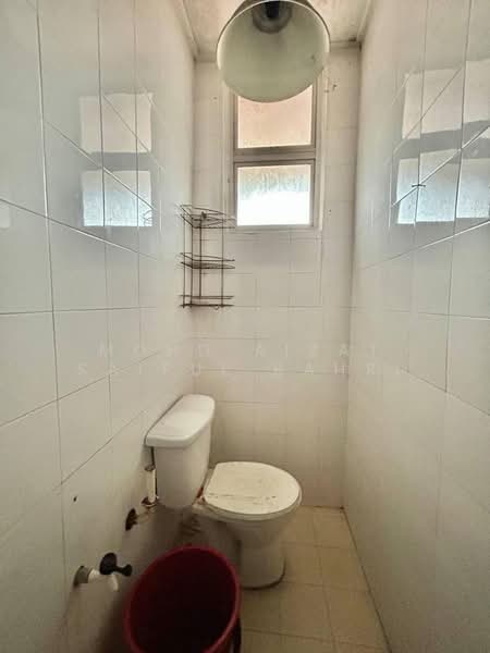 2-storey Terraced House for Sale in Seksyen 1a (Petaling Jaya) - Mohd Aizat Saiful Bahri - Bathroom - PropertyGuru.com.my