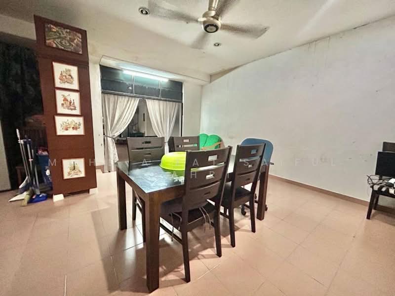2-storey Terraced House for Sale in Seksyen 1a (Petaling Jaya) - Mohd Aizat Saiful Bahri - Dining Room - PropertyGuru.com.my