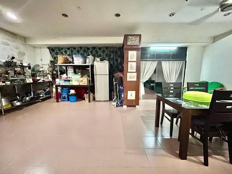 2-storey Terraced House for Sale in Seksyen 1a (Petaling Jaya) - Mohd Aizat Saiful Bahri - Kitchen - PropertyGuru.com.my