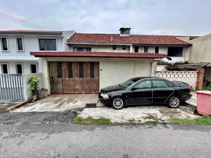 2-storey Terraced House for Sale in Seksyen 1a (Petaling Jaya) - Mohd Aizat Saiful Bahri - Exterior - PropertyGuru.com.my