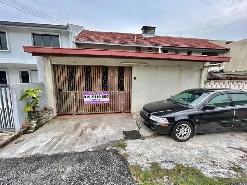 2-storey Terraced House for Sale in Seksyen 1a (Petaling Jaya) - Mohd Aizat Saiful Bahri - Exterior - PropertyGuru.com.my