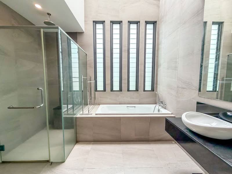 Semi-Detached House for Sale in Cyberjaya (Selangor) - Azizol . - Bathroom - PropertyGuru.com.my