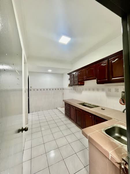 Rumah Teres 2 Tingkat untuk Dijual di Semenyih (Selangor) - Mala Palanisamy - Kitchen - PropertyGuru.com.my
