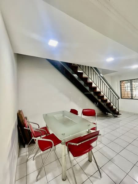 Rumah Teres 2 Tingkat untuk Dijual di Semenyih (Selangor) - Mala Palanisamy - Dining Room - PropertyGuru.com.my