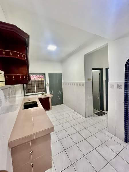 Rumah Teres 2 Tingkat untuk Dijual di Semenyih (Selangor) - Mala Palanisamy - Kitchen - PropertyGuru.com.my