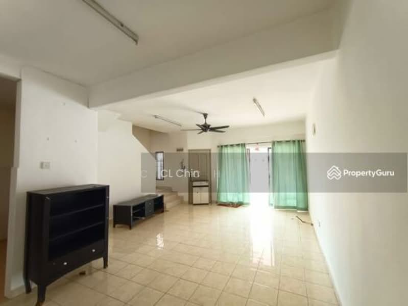 Rumah Teres 2 Tingkat untuk Disewa di Taman Putra Prima (Puchong) - CL Chin - Living Room - PropertyGuru.com.my