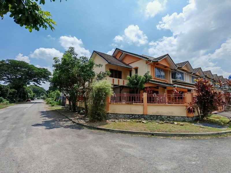 Rumah Teres 2 Tingkat untuk Dijual di Bandar Baru Bangi (Selangor) - Mohd Aizat Saiful Bahri - Exterior - PropertyGuru.com.my