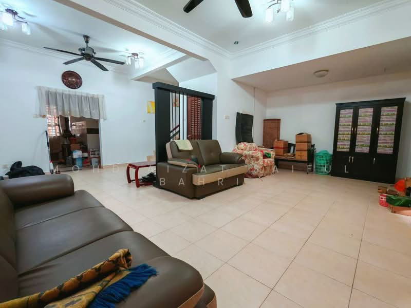 Rumah Teres 2 Tingkat untuk Dijual di Bandar Baru Bangi (Selangor) - Mohd Aizat Saiful Bahri - Living Room - PropertyGuru.com.my