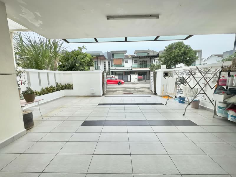 Rumah Teres 2 Tingkat untuk Dijual di Taman Tiara East (Semenyih) - Azira Ahmad - Exterior - PropertyGuru.com.my