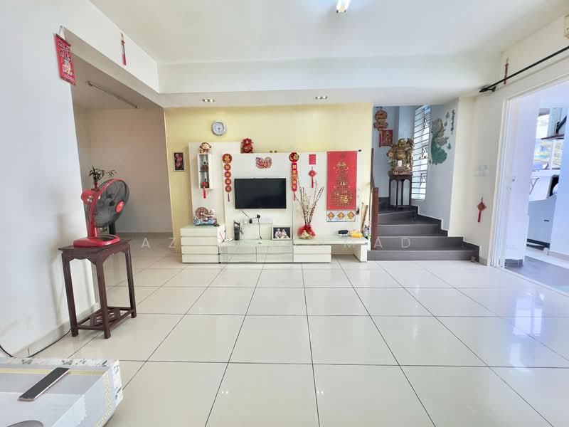 Rumah Teres 2 Tingkat untuk Dijual di Taman Tiara East (Semenyih) - Azira Ahmad - Living Room - PropertyGuru.com.my